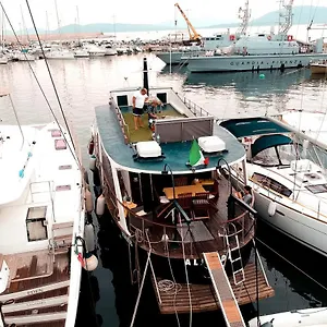 Boat & Breakfast Alicudi Panzió
